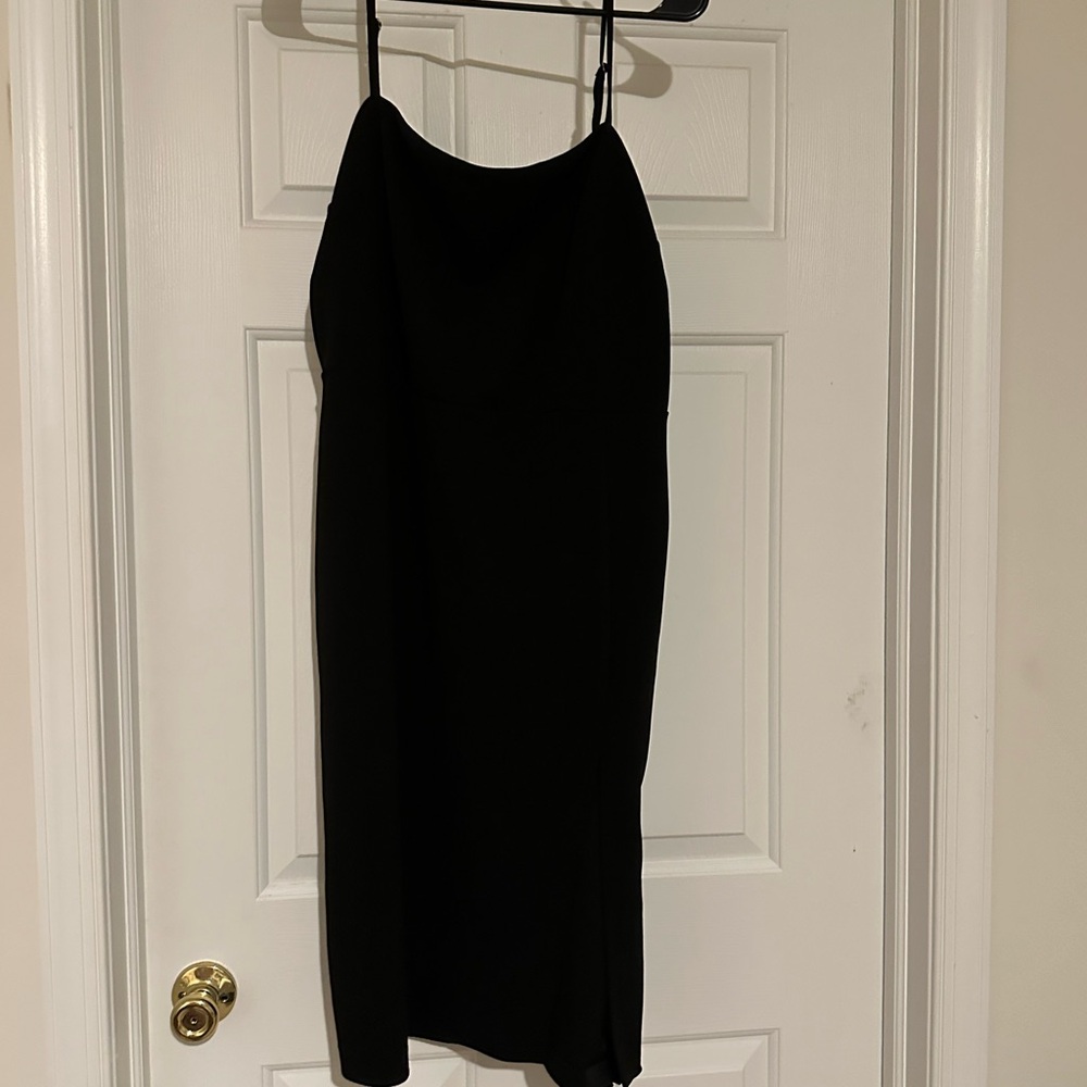 Express spaghetti strap black crepe midi dress with slit